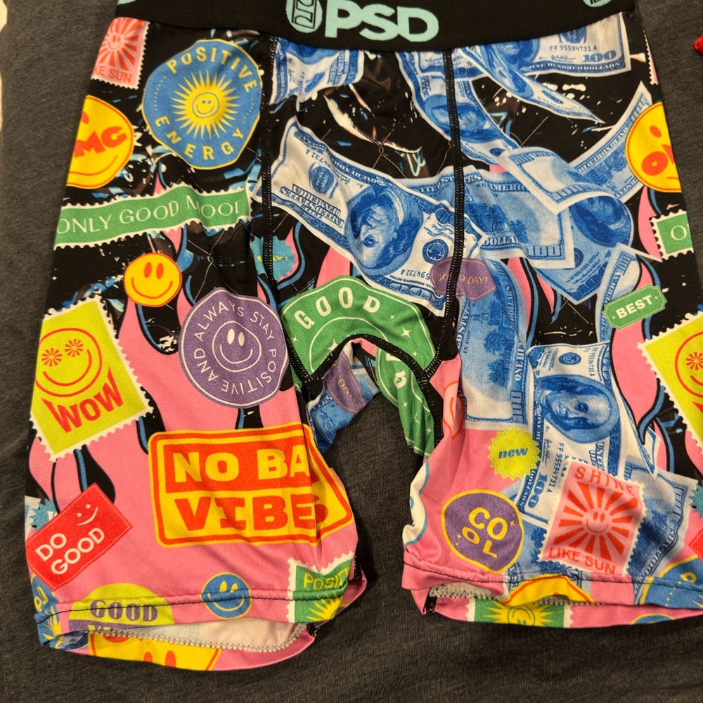 PSD l Multicolor Graphic Shorts small